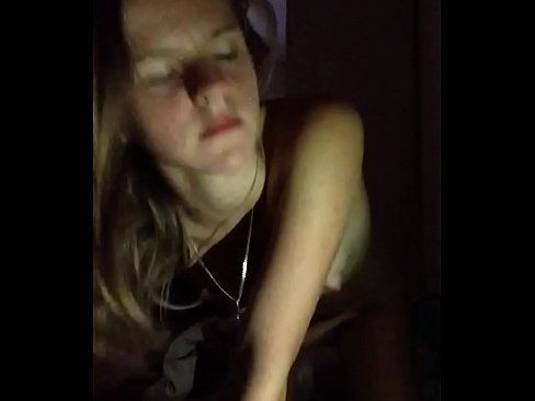 ❤️ E Meedchen masturbéiert a kummt Russesch Porno op Porno lb.mypornpics.ru