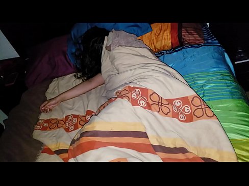 ❤️ Stiefson beréiert seng jonk Stéifmamm wärend hatt schléift. Russesch Porno op Porno lb.mypornpics.ru